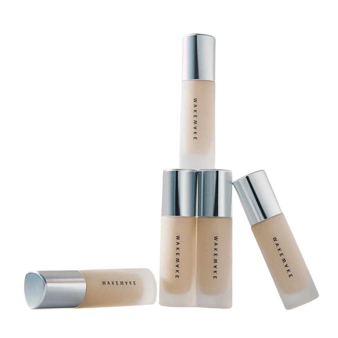 Application of WAKEMAKE Water Velvet Cover Foundation for flawless coverage